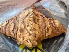 大师扁桃仁牛角包-味多美(梅陇西路店)