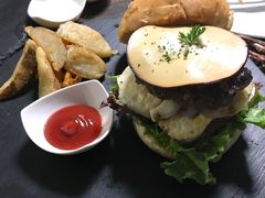 -HIGH FIVE哈福手工汉堡(桂林路店)