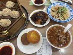 牛肉灌汤包-西安贾三灌汤包·回坊小吃·清真炒菜(北院门总店)