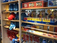 -名创优品(江南新地店)