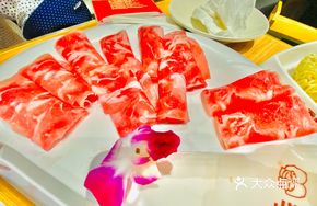 Fresh Tender Beef Rolls