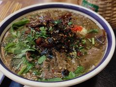 招牌生烫牛肉米线-云阿蛮云南生烫牛肉米线(奉贤路店)