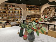 -钟书阁(珍园店)