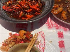 -肥肥虾庄·金牌油焖大虾(汉街SKP店)