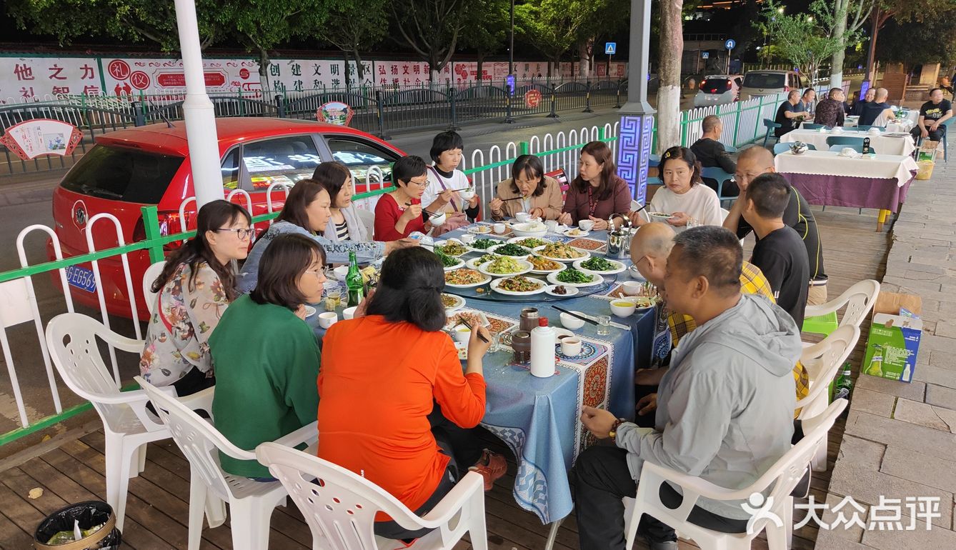贵州美食｜🌊黄果树瀑布好吃的餐厅~