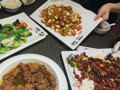 -靠山屯东北农家菜(八龙桥雅苑店)