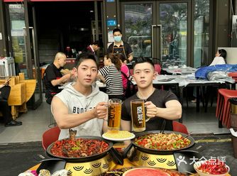 夏季就要和哥们儿来禾源甲炫小龙虾