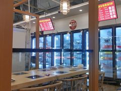 -杨老板·海鲜集市火锅·鲜切牛肉(中防万宝店)