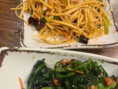 -万里闯关东铁锅炖菜馆(高新旗舰店)