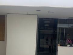 -卡罗酒店(东门晒布地铁站店)