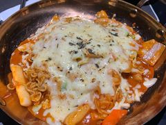 芝士拉面炒年糕-博欧姆新派韩国料理·炸鸡(艾尚店)