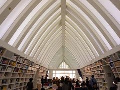 -钟书阁(松江泰晤士小镇店)