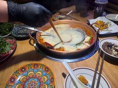 -洱火云南酸菜牛肉火锅(石景山当代商城店)