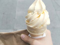 芝士咸蛋黄甜筒-麦当劳(哈西万达店)