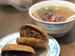 烧饼夹烧牛羊肉-老爆肚满五香烧牛羊肉