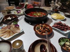 -贵府酸汤牛肉火锅·贵州老字号(飞山街店)