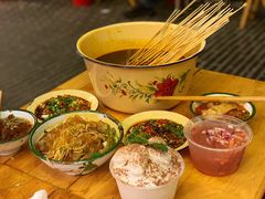 冷锅串串-拈签一笑黄牛肉辣卤串串