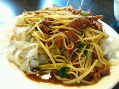 湿炒牛河-伍湛记 · 广州老字号(龙津中路店)