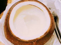 -志龙皇冠吃货椰子铺