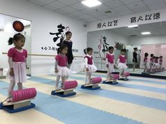 -艺熠舞蹈口才主持表演艺术中心(爱琴海校区)