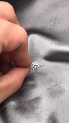 -威德钻石-克拉钻大本营(南京东路店)