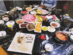 -何鲜菇火锅(大营盘店)