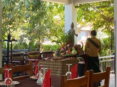 -Neary Khmer Restaurant