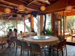 靠窗位-美人鱼悬崖海景餐厅(鹿嘴山庄店)
