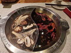 菌汤鸳鸯锅-大龙燚火锅