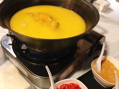 -鲜入围煮花胶鸡海鲜火锅