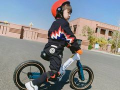 -悦动体能篮球羽毛球网球(三里河店)