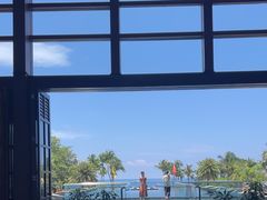 -亚龙湾喜来登·美景台大堂吧