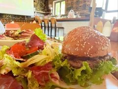 牛肉芝士汉堡-Arrow Factory Brewing箭厂啤酒
