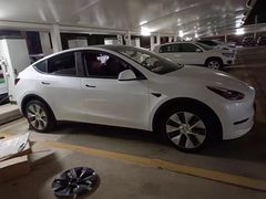 -TESLA 特斯拉(上海太古汇体验店)