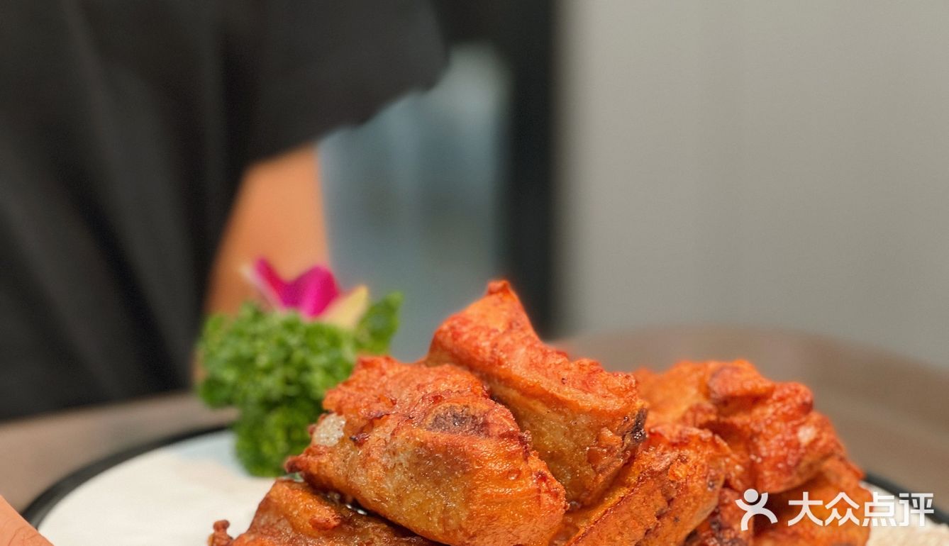 喂？都把人叫来三亚吃这家海鲜 太好吃了