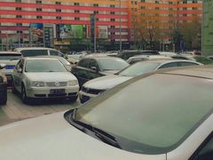 -居然之家金源店-停车场