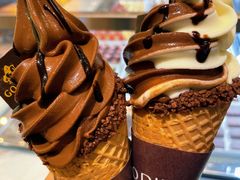 双拼甜筒-GODIVA(月星环球港店)
