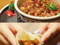 传统黑三剁配薄饼-雀舞云南菜(天津天河城购物中心店)