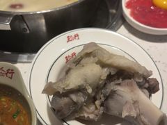 -三人行骨头王火锅(长寿店)