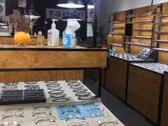 -罗伯特眼镜·蔡司官方授权(罗湖国贸店)
