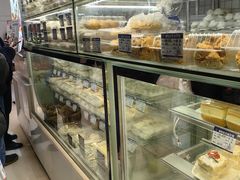 -白玉兰食品甜凤店(合生汇店)