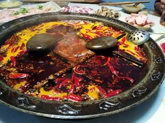 -渝嘴小老弟老火锅(华新村店)