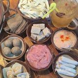 🍲 80年代怀旧风火锅！老物件+吊灯，超有代入感！🌟