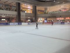 -冰堡国际溜冰场(观澜湖新城MHMALL店)