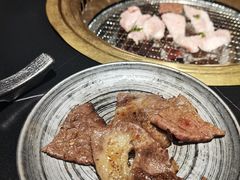 -山川小町·极番烧肉(新地假日广场店)