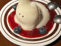 草莓奶兔兔-Fuzzy Bistro 浮几韩餐·茶酒馆