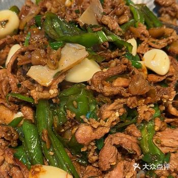 志铭家辣椒炒肉 红烧肉才是无敌好吃