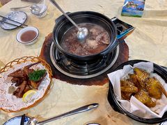 土茯苓皇鸽火锅-一煲鸽