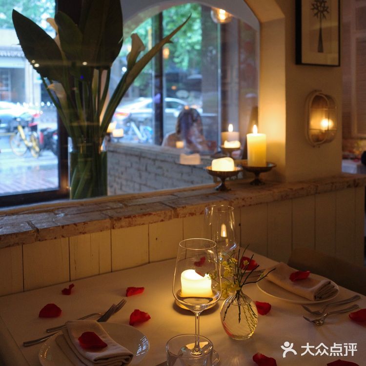 在上海过生日，送什么蛋糕蕞有排场?