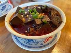 -炉小二铜锅牛蛙•川湘菜(三里屯店)